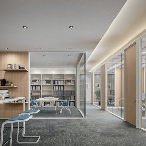 Drehtür aus Einscheibensicherheitsglas in der Wand M1 — System Quadrifoglio