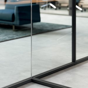 Freistehende Wand mit oberem Rahmen im System M1 M2 M3