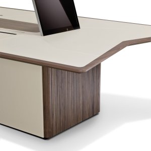 Platte in Sattelleder mit Mittelfeld in Holz
