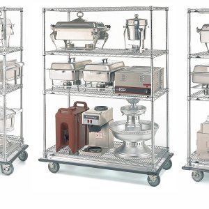 SiteSelect-Pfosten mit Steckhülse am Boden eines Super Erecta Regals von Metro