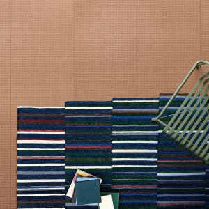 Empfang mit dem Punktdekor der Brueder Bouroullec