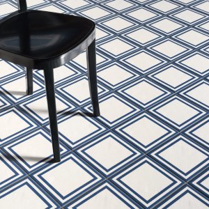 Glasiertes Feinsteinzeug Flower Black, Mattonelle Margherita von Mutina