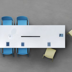 Konferenztisch Arki-Table von Pedrali mit Kompaktplatte und sichtbarer Kernfarbe an der Kante