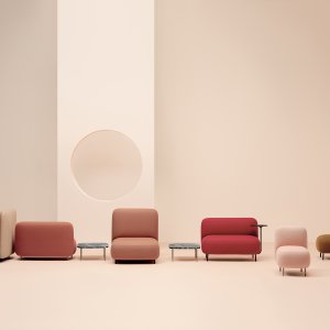 Die Familie Buddy von Pedrali: Poufs, Inseln, Sofas und Buddyhub