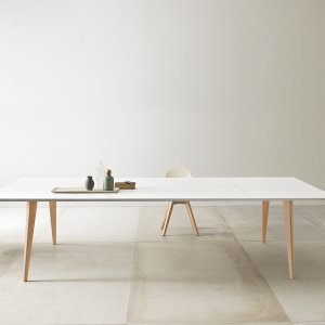 Pigreco Loop Konferenztisch mit lackiertem Bein