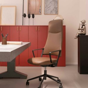 Anatomischer Sitz mit Tiefenverstellung am Aventador