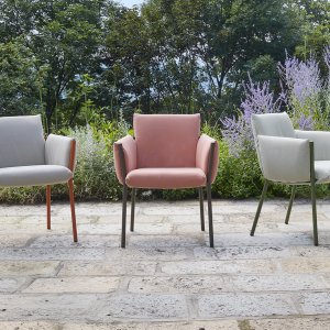 Designerstuhl Brezza mit pulverbeschichtetem Stahlrohrgestell
