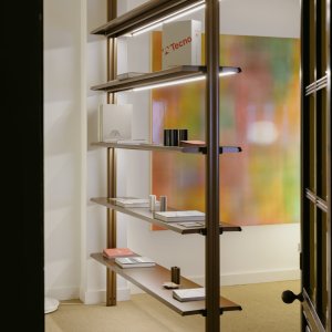 Boden-deckenhohes Cosmos Regal mit Klappen und Schubladen