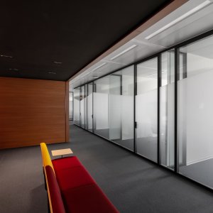Bürogeschoss komplett mit dem Tecno W80 System unterteilt