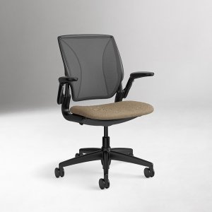 Die Rückstellsäule der Meeting-Version des Humanscale World LM