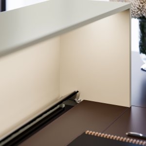LED-Strip unter dem Sockel des Quadrifoglio Z1