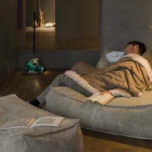 Zoe Large mit 108 auf 120 Zentimetern