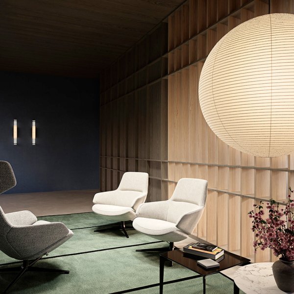 Empfangsbereich mit Arper Designsesseln und Sitzmöbeln