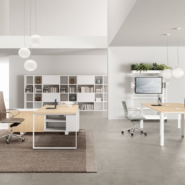 Büro mit DVO Office Schreibtischen, in Europa gefertigt