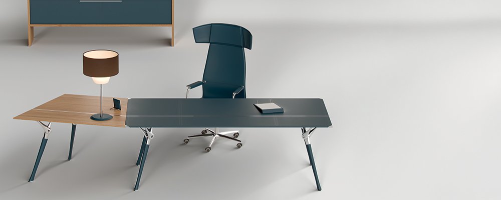 Schreibtisch mit Anbautisch und Sideboard